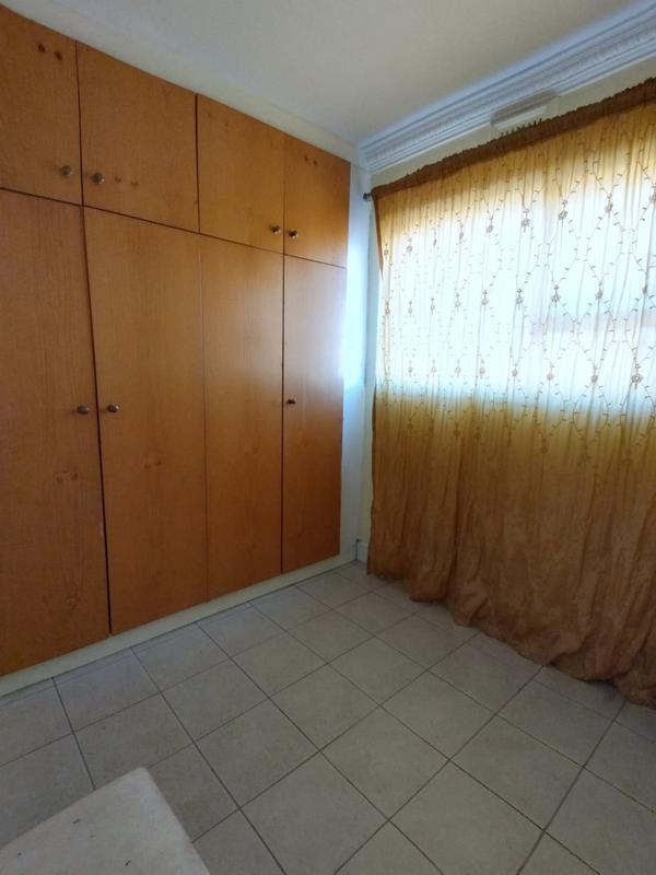 To Let 3 Bedroom Property for Rent in Lansdowne Western Cape